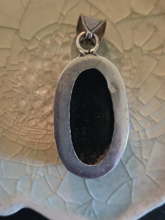 Black Onyx Pendant - powerful protection stone - Picture 4 of 5